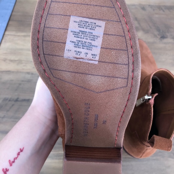 Kenneth Cole Reaction Brown Boots - Picture 4 of 4